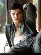 Taylor Lautner : taylor_lautner_1294291577.jpg