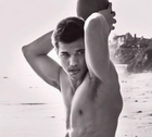 Taylor Lautner : taylor_lautner_1307609346.jpg