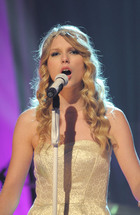 Taylor Swift : taylor-swift-1318270339.jpg
