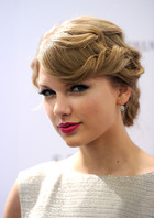 Taylor Swift : taylor-swift-1319054795.jpg