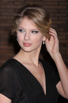Taylor Swift : taylor-swift-1319159242.jpg