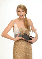Taylor Swift : taylor-swift-1322078343.jpg