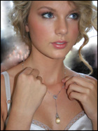 Taylor Swift : taylor-swift-1323897200.jpg