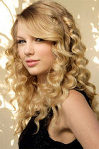 Taylor Swift : taylor-swift-1326052415.jpg