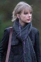 Taylor Swift : taylor-swift-1327787315.jpg