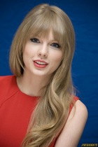 Taylor Swift : taylor-swift-1328918378.jpg