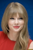 Taylor Swift : taylor-swift-1328918384.jpg