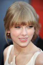 Taylor Swift : taylor-swift-1329703388.jpg