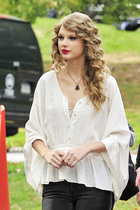 Taylor Swift : taylor-swift-1333572586.jpg