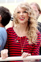 Taylor Swift : taylor-swift-1333572629.jpg