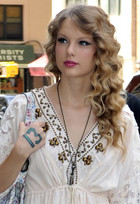 Taylor Swift : taylor-swift-1334072839.jpg