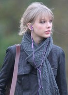 Taylor Swift : taylor-swift-1347378275.jpg