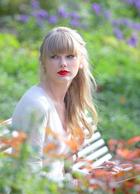 Taylor Swift : taylor-swift-1349130068.jpg