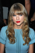 Taylor Swift : taylor-swift-1349625137.jpg