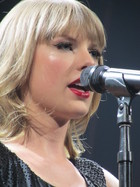 Taylor Swift : taylor-swift-1371229316.jpg