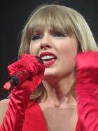Taylor Swift : taylor-swift-1371348026.jpg
