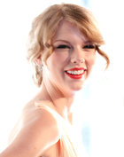 Taylor Swift : taylor-swift-1372963513.jpg