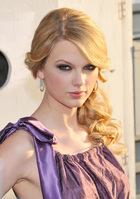 Taylor Swift : taylor-swift-1373059635.jpg