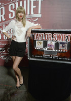 Taylor Swift : taylor-swift-1377095548.jpg