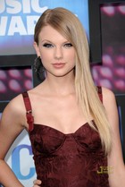 Taylor Swift : taylor-swift-1381865806.jpg