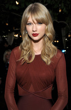 Taylor Swift : taylor-swift-1385232433.jpg