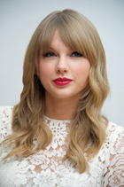 Taylor Swift : taylor-swift-1385232445.jpg