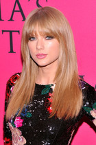 Taylor Swift : taylor-swift-1385233658.jpg