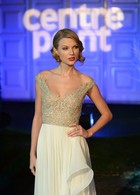 Taylor Swift : taylor-swift-1385905705.jpg