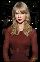 Taylor Swift : taylor-swift-1387739037.jpg