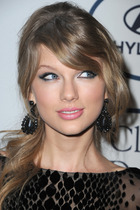 Taylor Swift : taylor-swift-1390755238.jpg