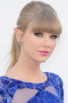 Taylor Swift : taylor-swift-1391456892.jpg