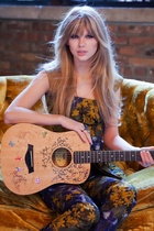 Taylor Swift : taylor-swift-1406903041.jpg