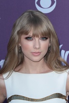 Taylor Swift : taylor-swift-1413391281.jpg