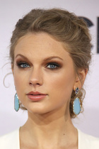 Taylor Swift : taylor-swift-1413391513.jpg