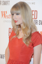 Taylor Swift : taylor-swift-1413391571.jpg