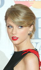 Taylor Swift : taylor-swift-1426446186.jpg