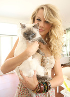 Taylor Swift : taylor-swift-1426529390.jpg