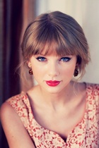 Taylor Swift : taylor-swift-1429546104.jpg