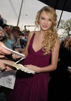 Taylor Swift : taylor_swift_1208395581.jpg