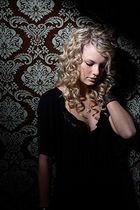 Taylor Swift : taylor_swift_1213540828.jpg