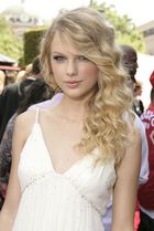 Taylor Swift : taylor_swift_1221453911.jpg