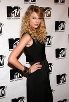 Taylor Swift : taylor_swift_1227199448.jpg