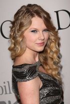 Taylor Swift : taylor_swift_1236013069.jpg
