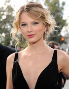 Taylor Swift : taylor_swift_1236448344.jpg