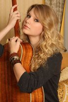 Taylor Swift : taylor_swift_1237404449.jpg