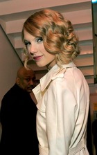 Taylor Swift : taylor_swift_1262921911.jpg