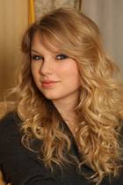 Taylor Swift : taylor_swift_1272260562.jpg