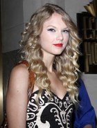 Taylor Swift : taylor_swift_1272764518.jpg