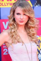 Taylor Swift : taylor_swift_1273159315.jpg