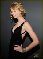 Taylor Swift : taylor_swift_1273159351.jpg